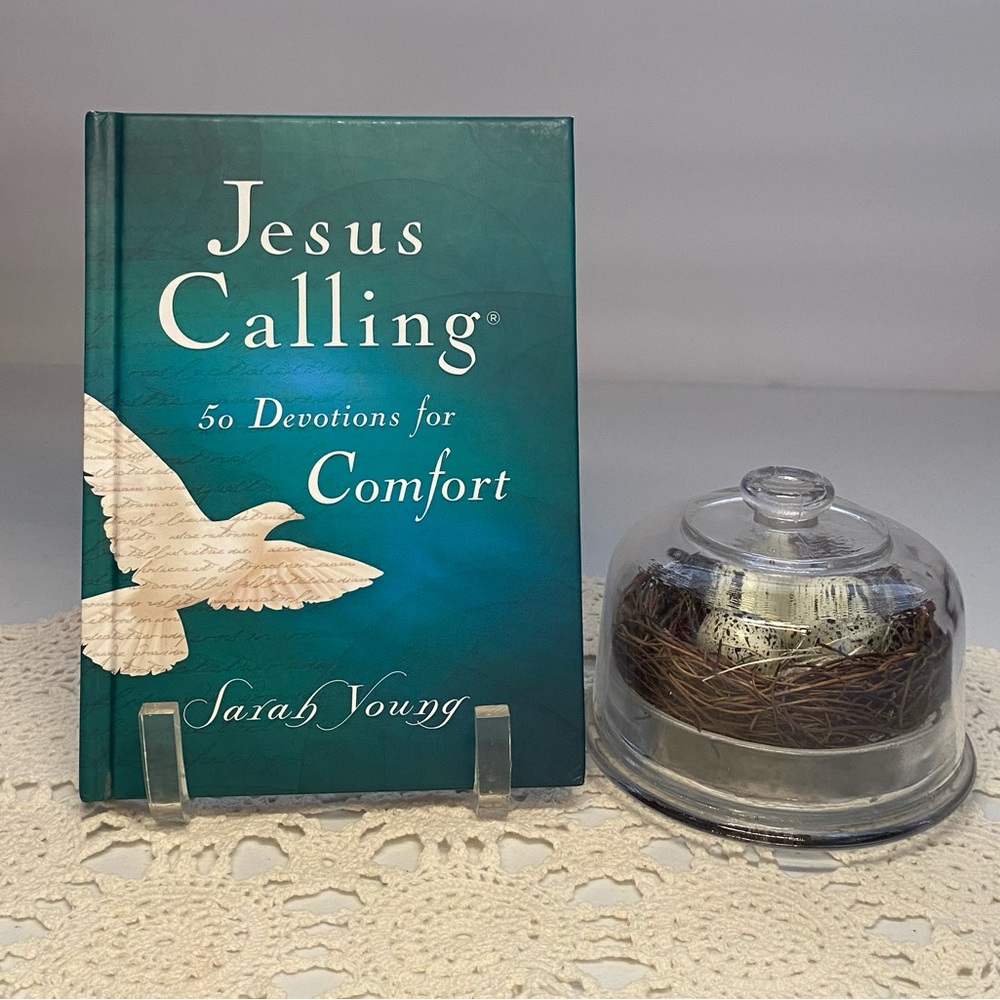 Jesus Calling: 50 Devotions for Comfort’ by Sarah Young Gift Book